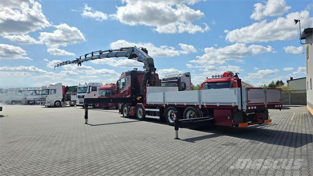 Volvo FH16 750 8x4 / Flatbed Truck / HMF 7020 Crane + JI Camiones plataforma