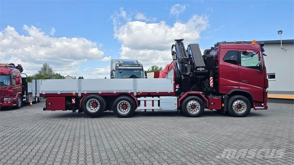 Volvo FH16 750 8x4 / Flatbed Truck / HMF 7020 Crane + JI Camiones plataforma