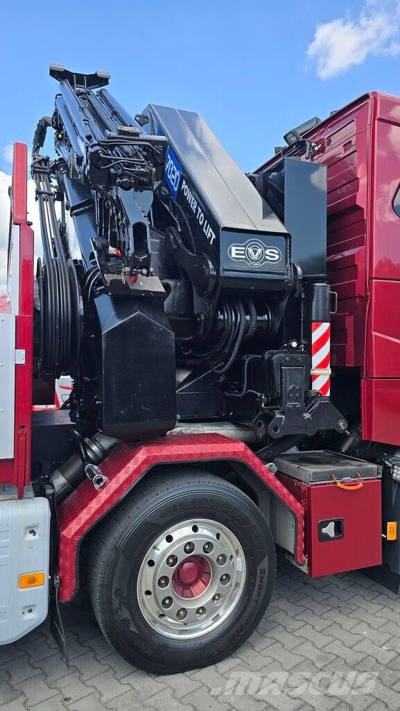 Volvo FH16 750 8x4 / Flatbed Truck / HMF 7020 Crane + JI Camiones plataforma