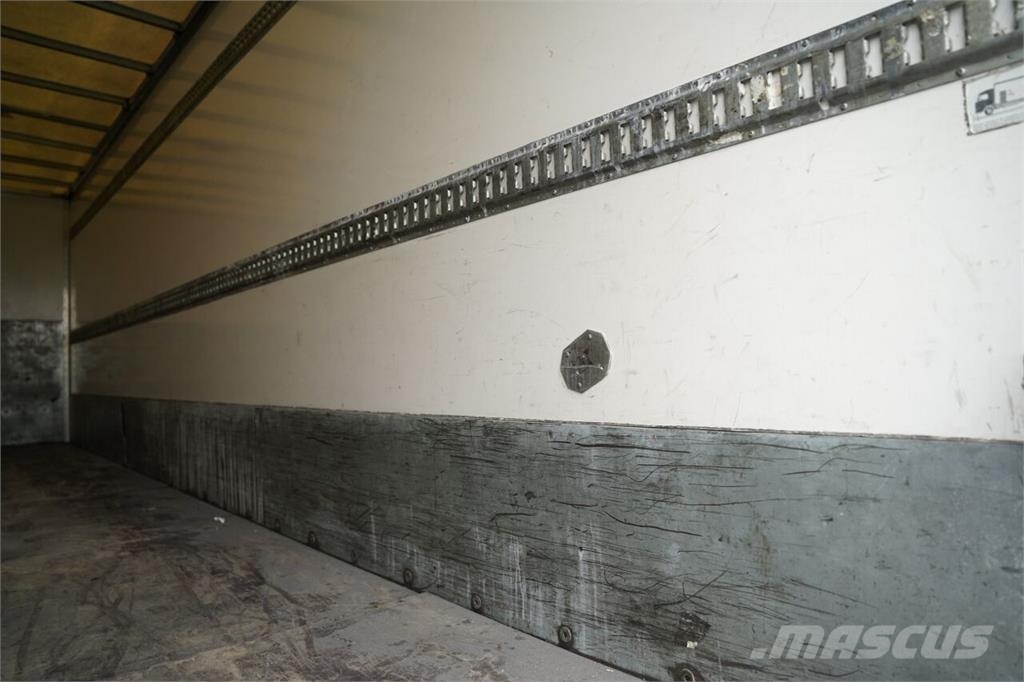 Volvo FL 250 / 4x2 / KONTENER - 7,8 M / WINDA BAR - 1 50 Umpikorikuorma-autot