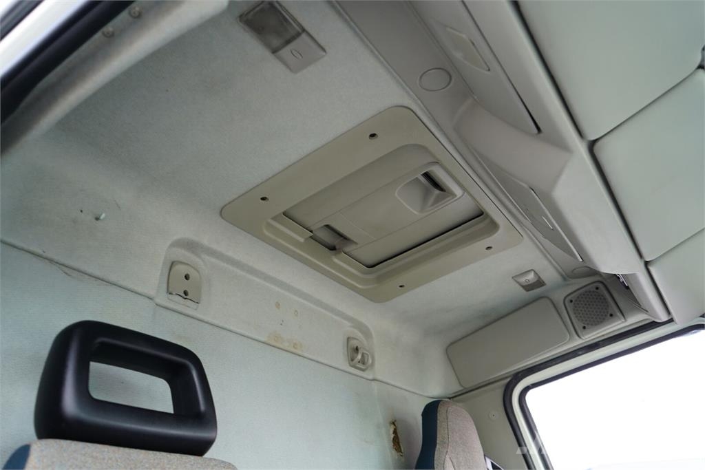 Volvo FL / 280 / ACC / E 6 / ZESTAW PRZEJAZDOWY 120 M3 / شاحنات بغطاء جانبي