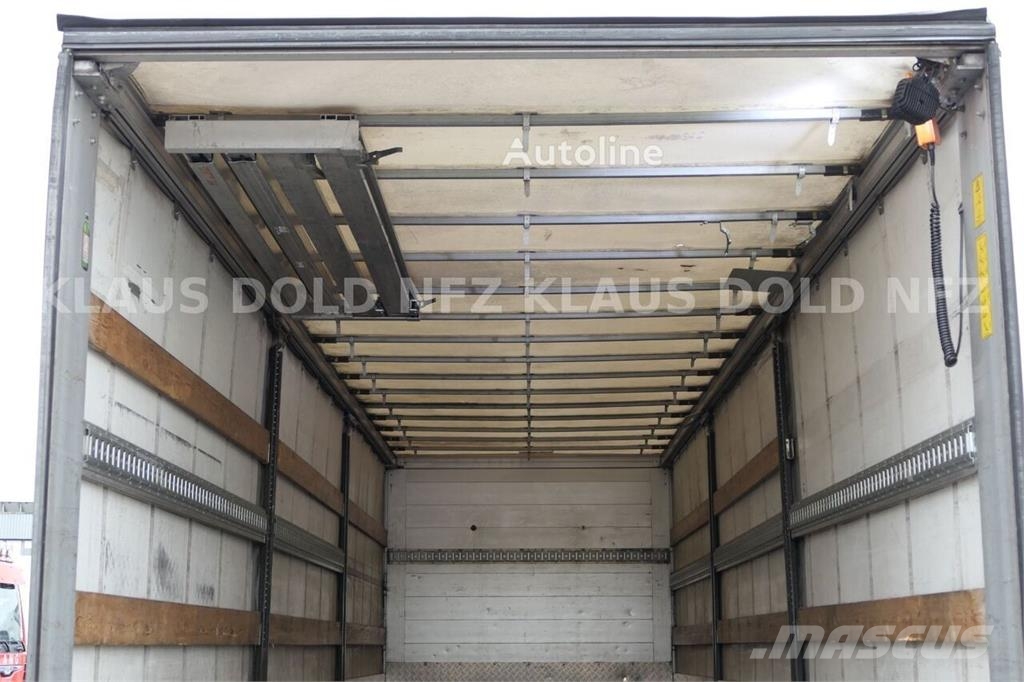 Volvo FM 12.380 6×2 Curtainsider Truck with Lift / Steer Camión con caja abierta