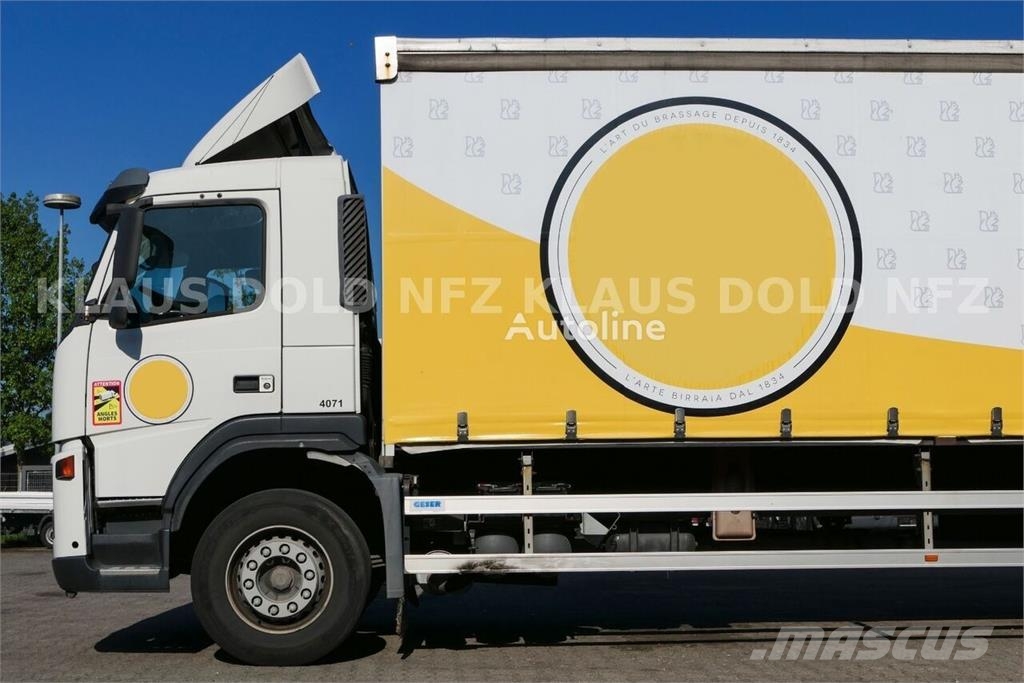 Volvo FM 12.380 6x2 / Curtainsider Truck / Lift & Steeri Camión con caja abierta