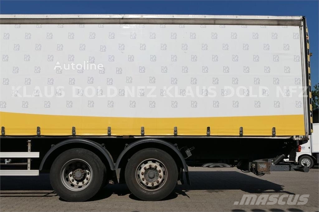 Volvo FM 12.380 6x2 / Curtainsider Truck / Lift & Steeri Camión con caja abierta