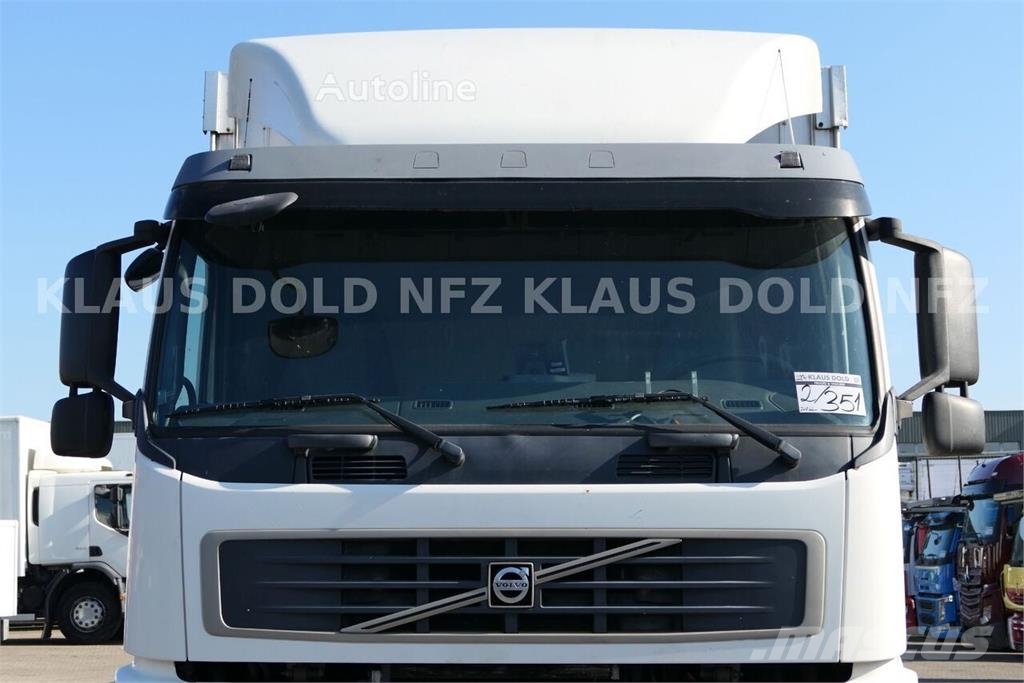 Volvo FM 12.380 6x2 / Curtainsider Truck / Lift & Steeri Camión con caja abierta