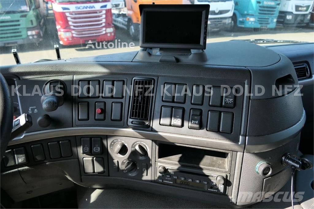 Volvo FM 12.380 6x2 / Curtainsider Truck / Lift & Steeri Camión con caja abierta