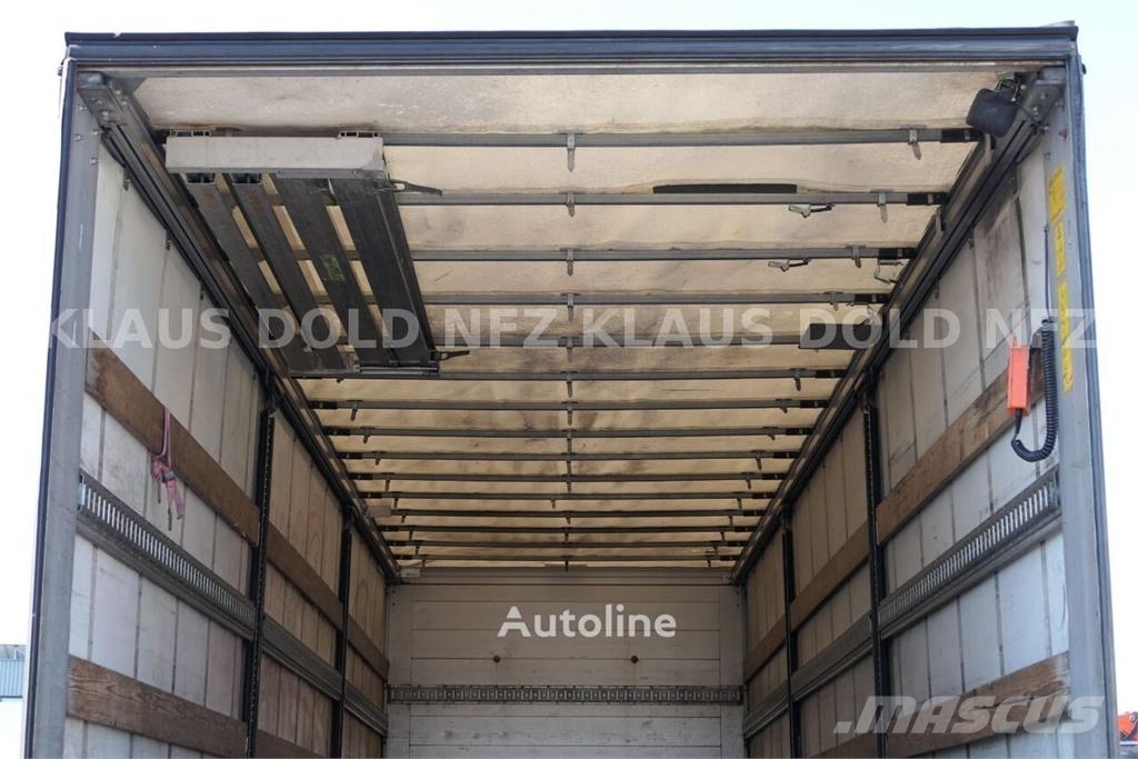 Volvo FM 12.380 6x2 / Curtainsider Truck / Lift & Steeri Camión con caja abierta