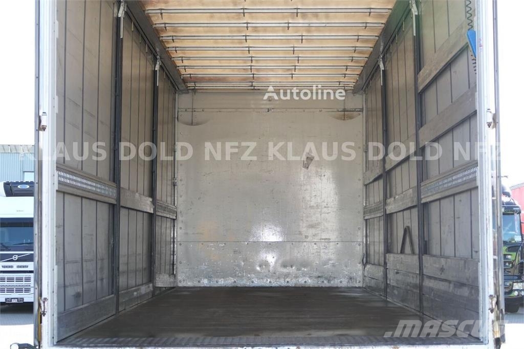 Volvo FM 300 Curtainsider Truck / Edscha Roof / Tail Lif Camión con caja abierta