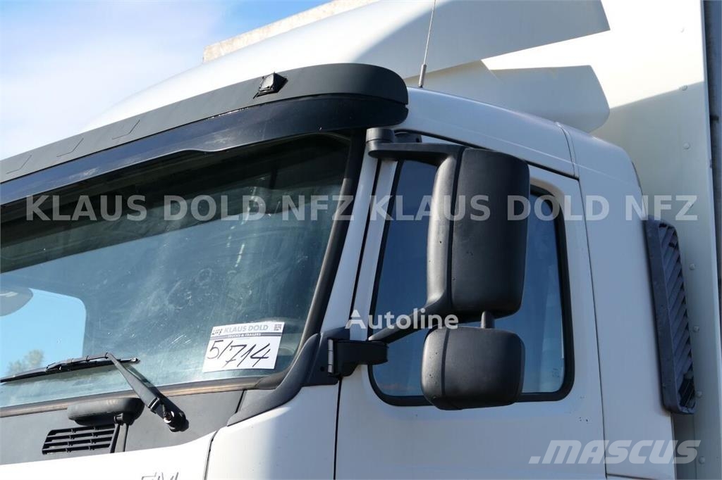 Volvo FM 300 Curtainsider Truck / Edscha Roof / Tail Lif Camión con caja abierta
