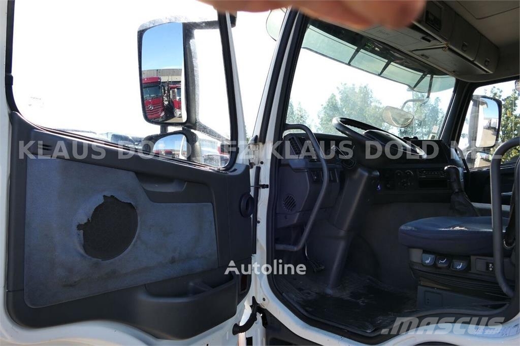 Volvo FM 300 Curtainsider Truck / Edscha Roof / Tail Lif Camión con caja abierta