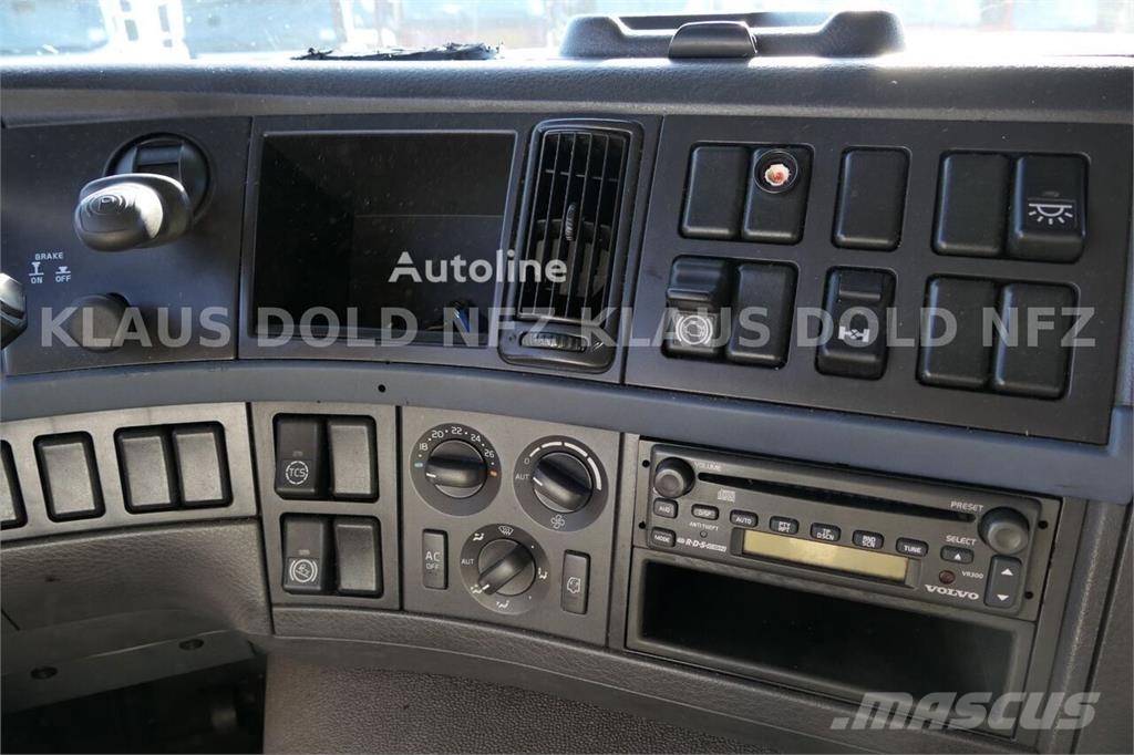 Volvo FM 300 Curtainsider Truck / Edscha Roof / Tail Lif Camión con caja abierta