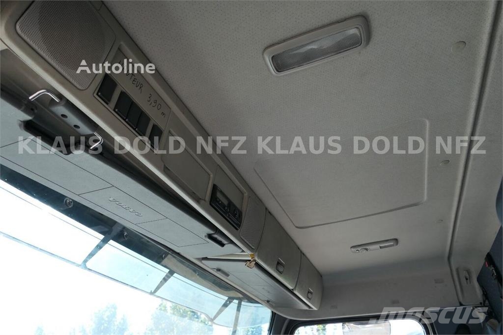 Volvo FM 300 Curtainsider Truck / Edscha Roof / Tail Lif Camión con caja abierta