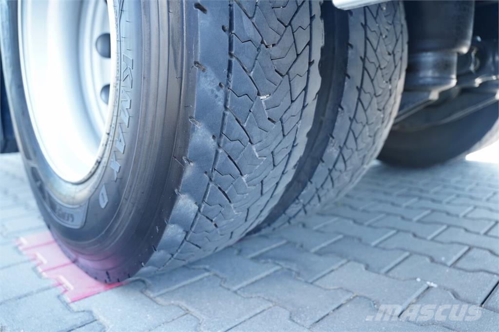 Volvo FM 370 Tovornjaki s ponjavo