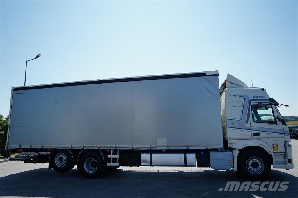 Volvo FM 370 Tovornjaki s ponjavo