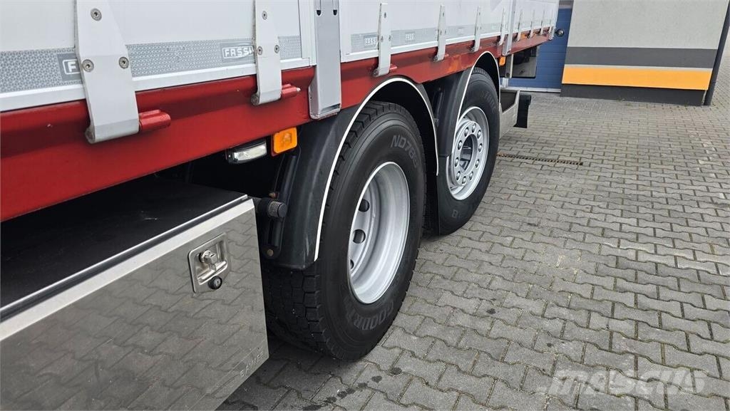 Volvo FM 380 6x2 Flatbed Truck / Fassi F185 Crane Lava-kuorma-autot