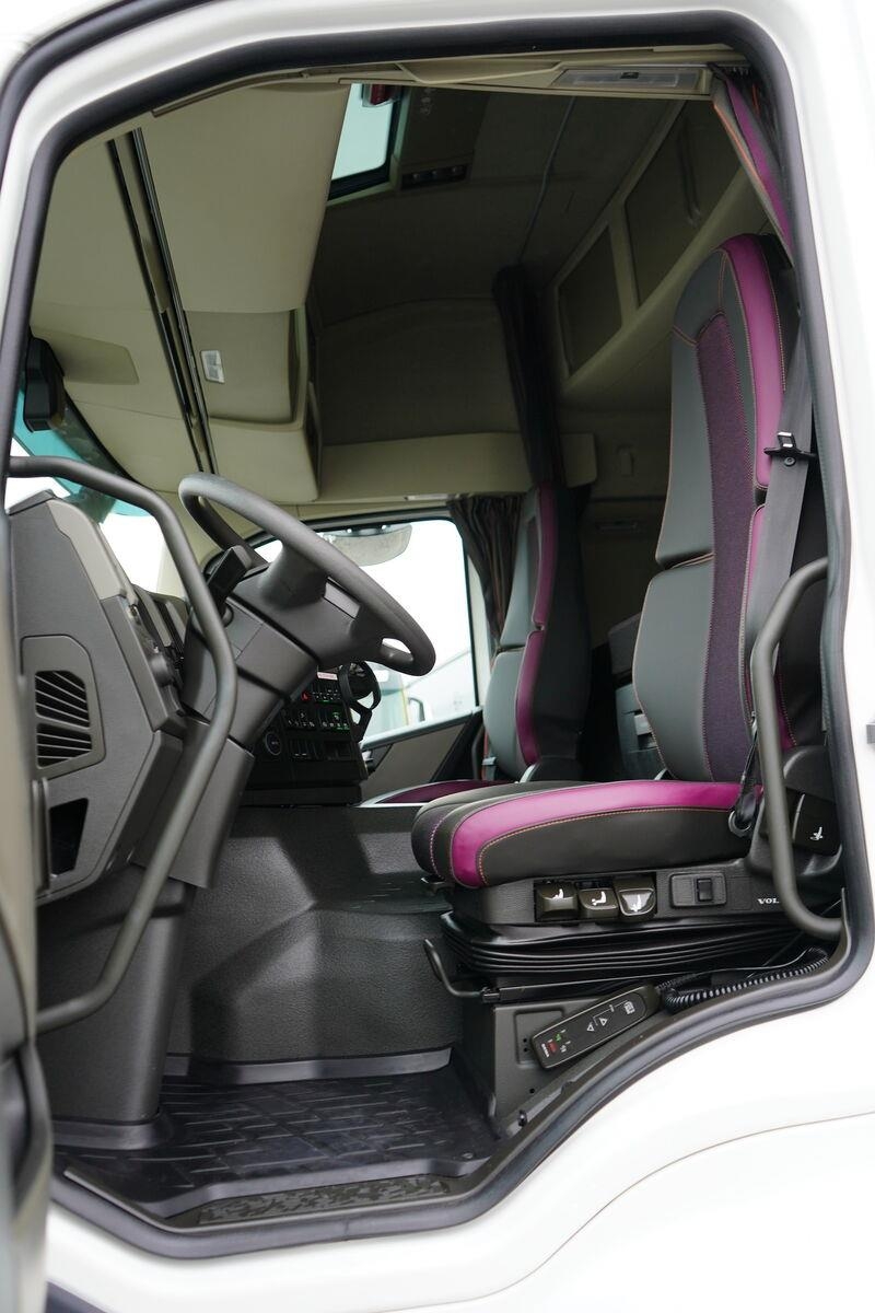 Volvo FM / 430 / ACC / E 6 / KONTENER + WINDA / 21 PALET Sanduk kamioni