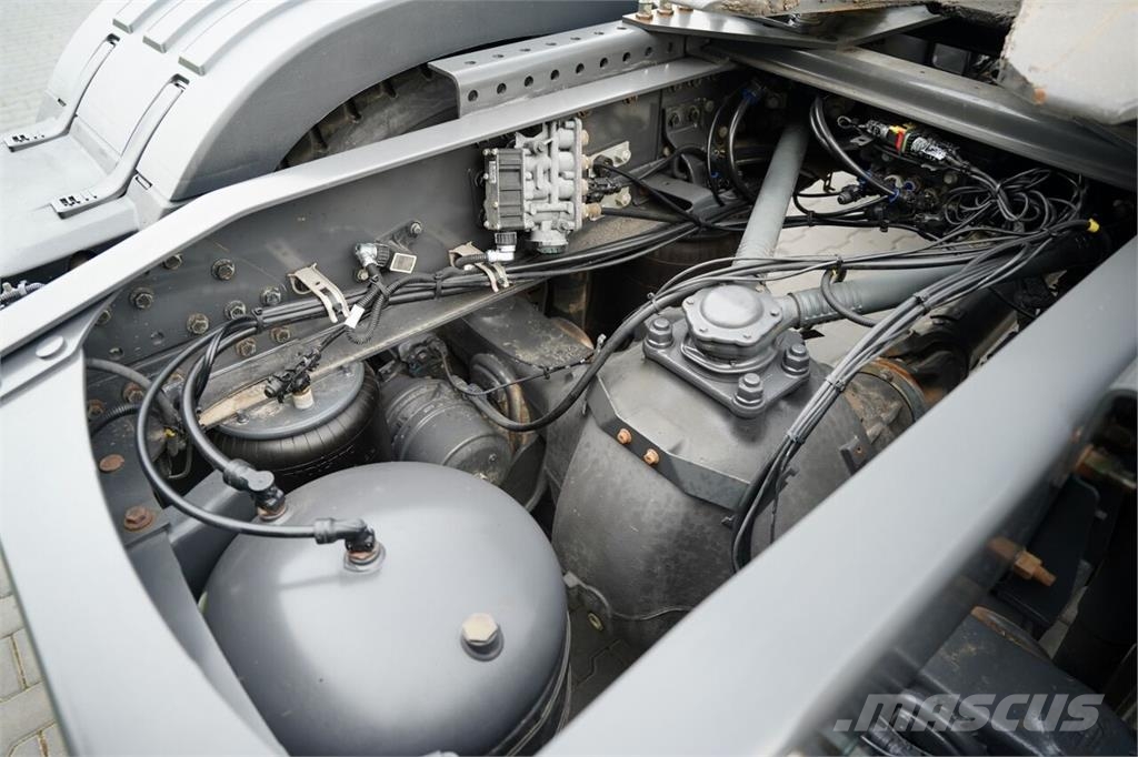 Volvo FM 460 وحدات الجر