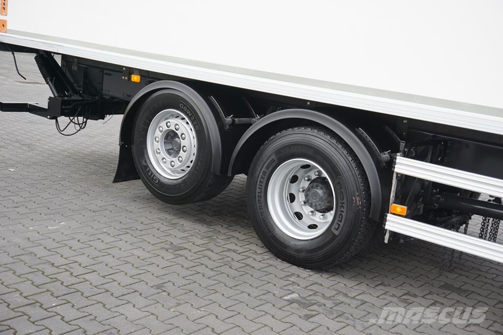 Volvo FM / 460 / E 6 / IZOTERMA + WINDA / 22 PALETY / DŁ Isotermos y frigoríficos
