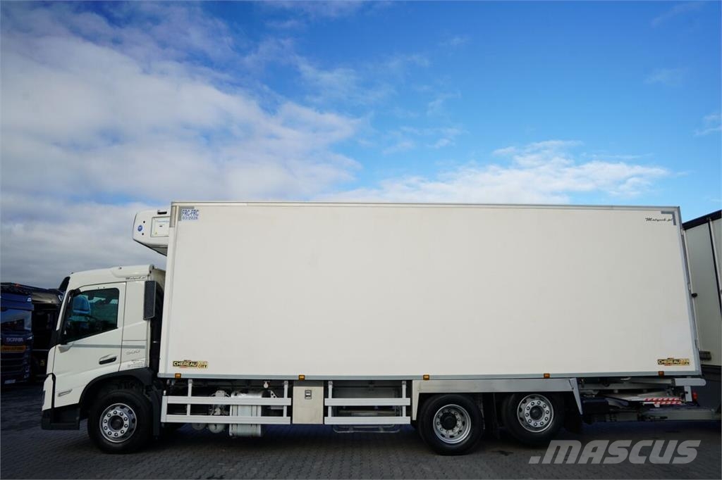 Volvo FM 500 / 6x2 / ZESTAW CHŁODNIA PRZEJAZDOWA CHERAU  Caminhões com temperatura controlada