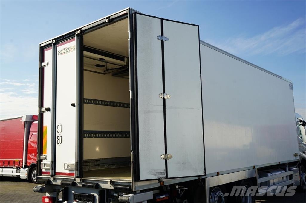 Volvo FM 500 / CHŁODNIA / 6X2 / CHERAU / 8,5 M / CARRIER Camion frigorifique