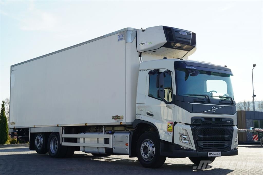 Volvo FM 500 / CHŁODNIA / 6X2 / CHERAU / 8,5 M / CARRIER Camion frigorifique