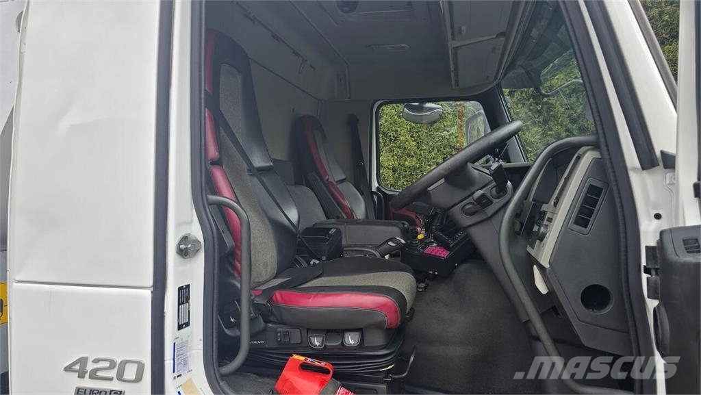 Volvo FM13 420 6x2 / Refuse Collection Truck / Garbage T Camiones de basura