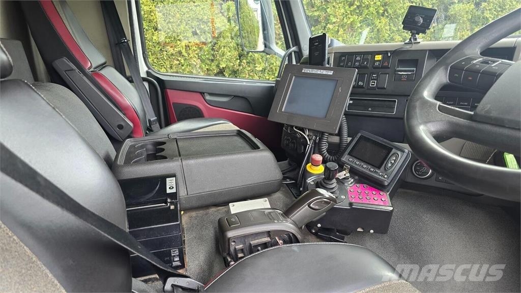 Volvo FM13 420 6x2 / Refuse Collection Truck / Garbage T Camiones de basura