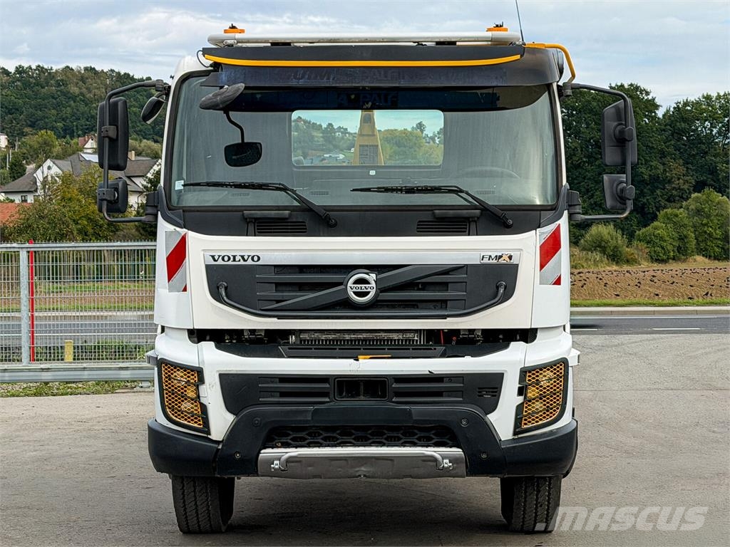 Volvo FMX 450 Hook lift trucks