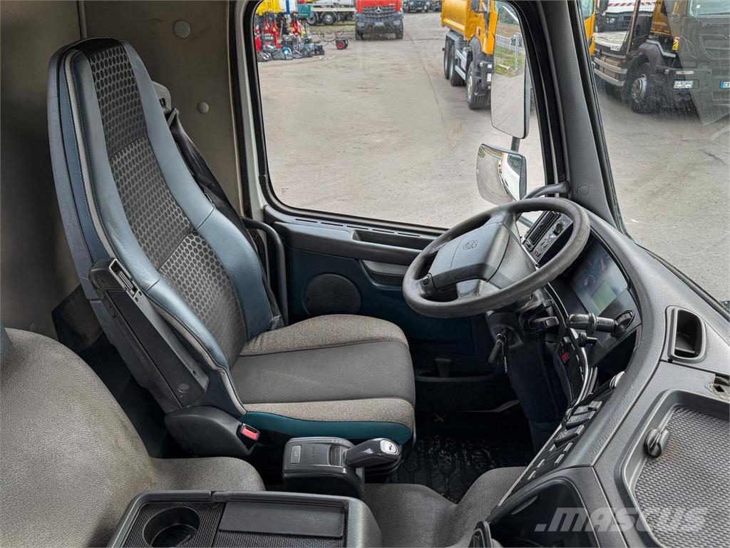 Volvo FMX 450 Hook lift trucks