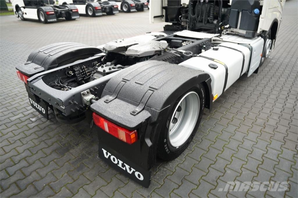 Volvo / MEGA / I-PARK COOL / I- SAVE / TV / EURO 6 Sattelzugmaschinen