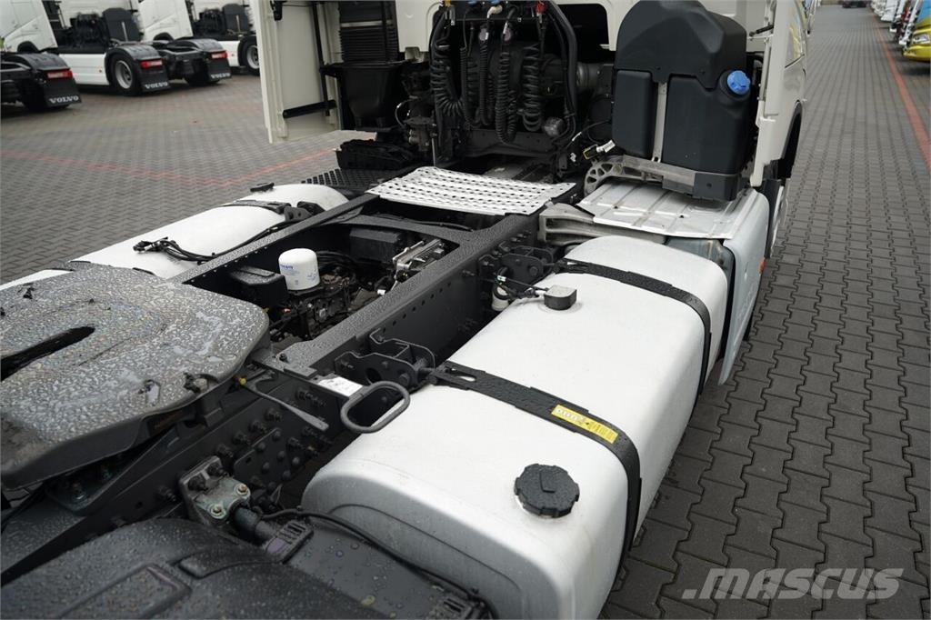 Volvo / MEGA / I-PARK COOL / I- SAVE / TV / EURO 6 Sattelzugmaschinen