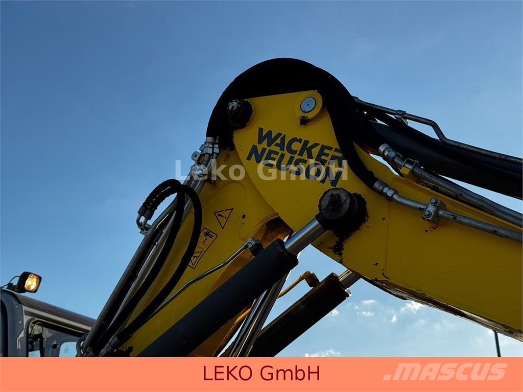 Wacker Neuson EW100 Mit Drei Löfffeln Mobilbagger