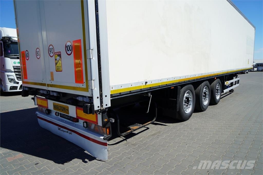 Wielton  Semirremolques con carrocería de caja