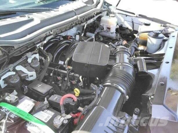 Ford F550 CONTRACTOR Skříňová nástavba