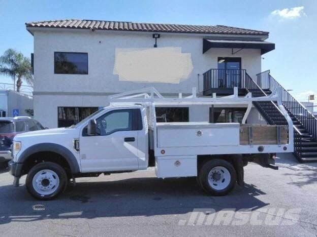 Ford F550 CONTRACTOR Skříňová nástavba
