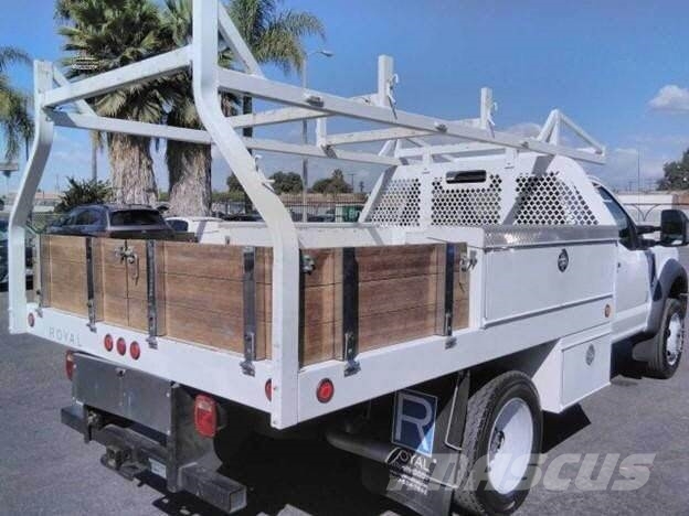 Ford F550 CONTRACTOR Skříňová nástavba