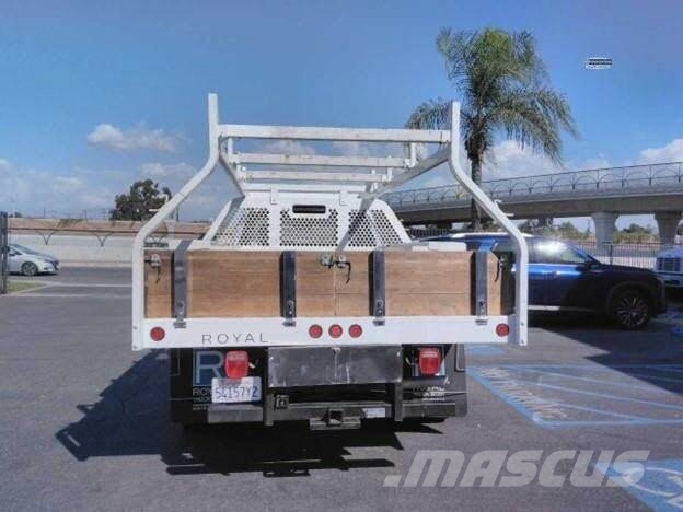 Ford F550 CONTRACTOR Skříňová nástavba
