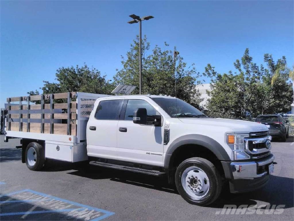 Ford F550 CREW CAB 4 Skříňová nástavba