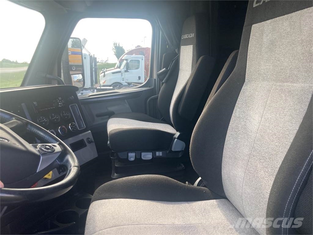Freightliner Prime Movers