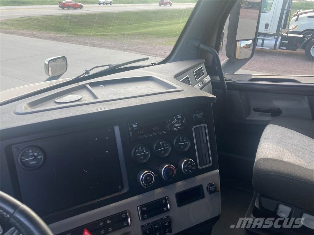 Freightliner Prime Movers