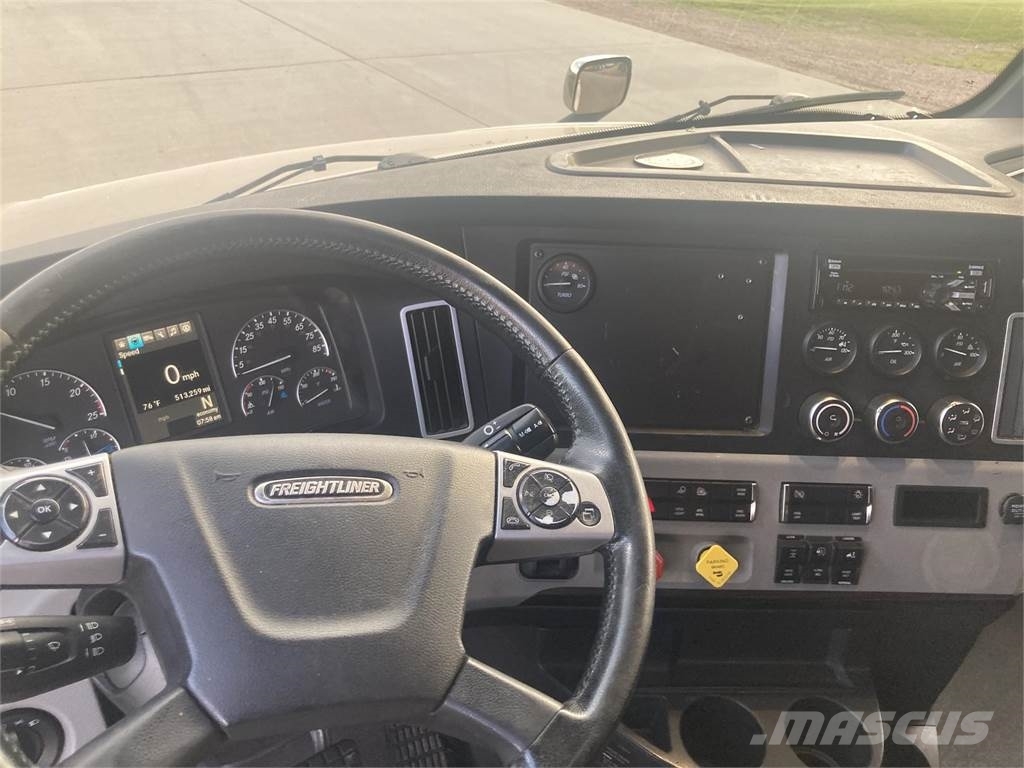 Freightliner Prime Movers