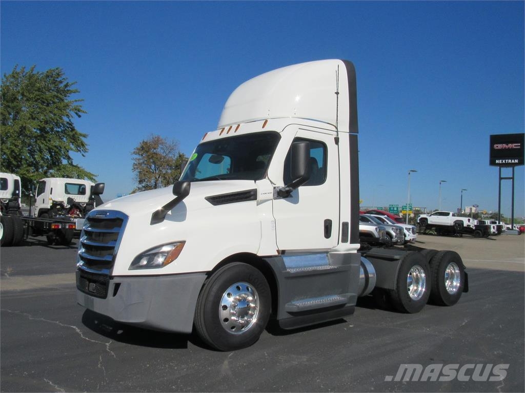 Freightliner CA126DC 中古トラクターヘッド | トレーラーヘッド