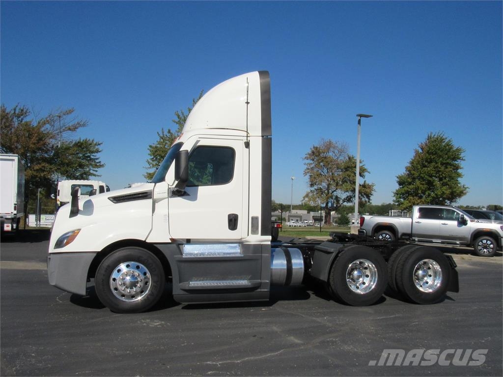 Freightliner CA126DC 中古トラクターヘッド | トレーラーヘッド