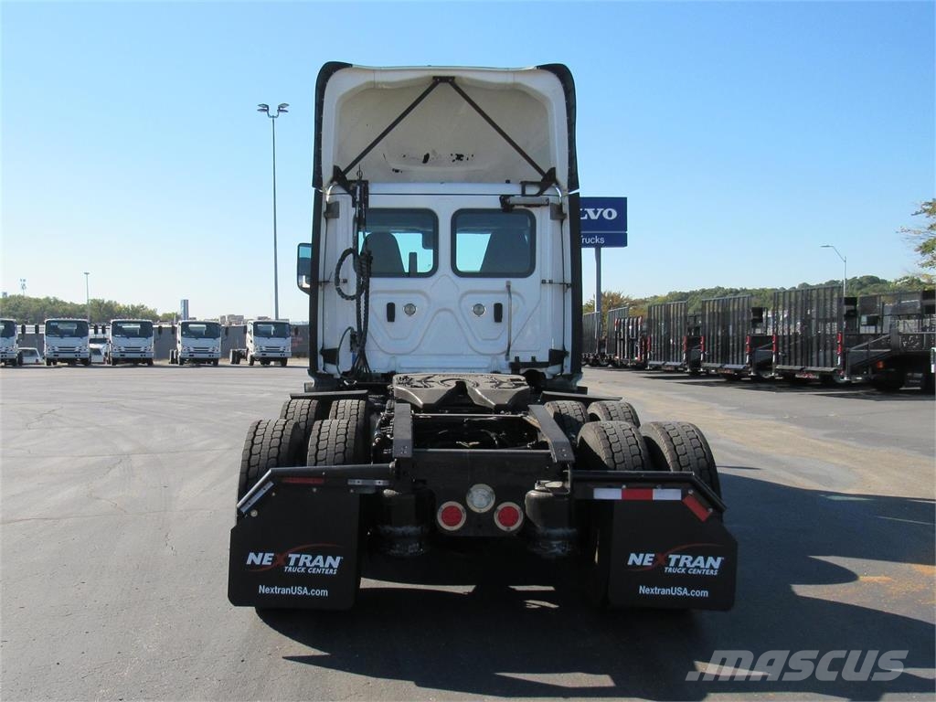Freightliner CA126DC 中古トラクターヘッド | トレーラーヘッド