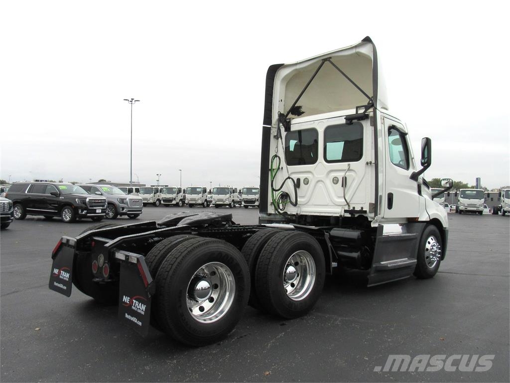 Freightliner Cascadia Day Cab Trekkvogner