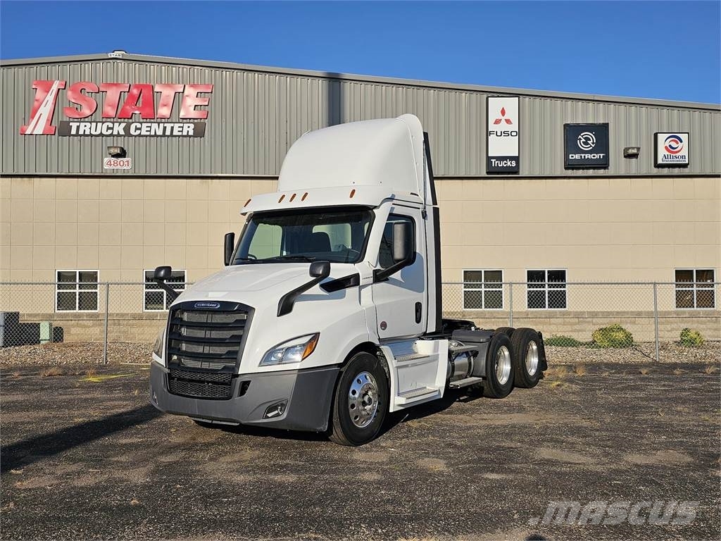 Freightliner PE116DC Седельные тягачи
