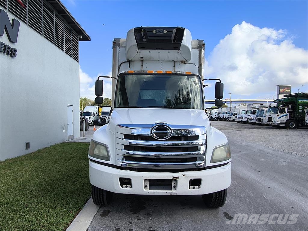 Hino 268 탑차 트럭