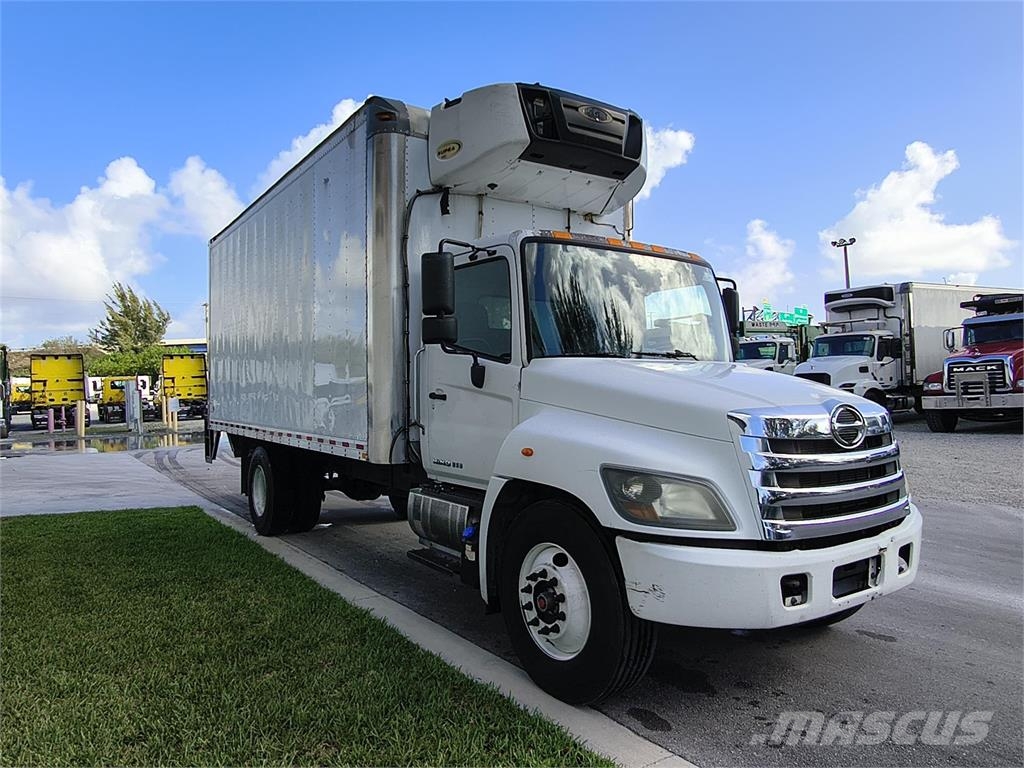 Hino 268 탑차 트럭