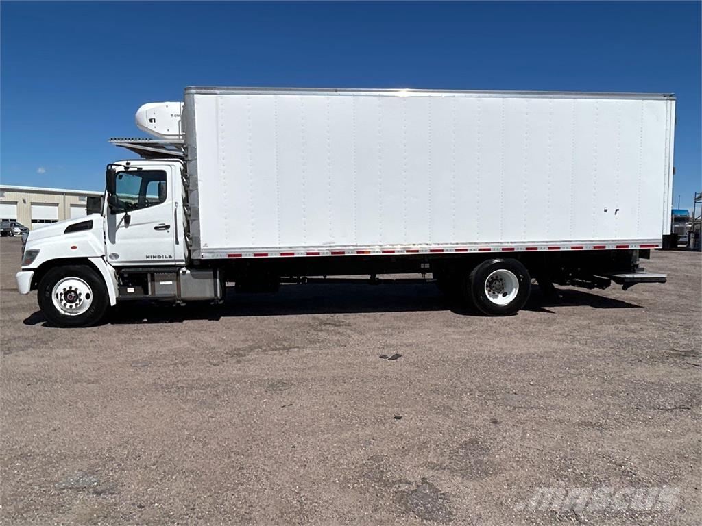 Hino 268A شاحنات ذات هيكل صندوقي