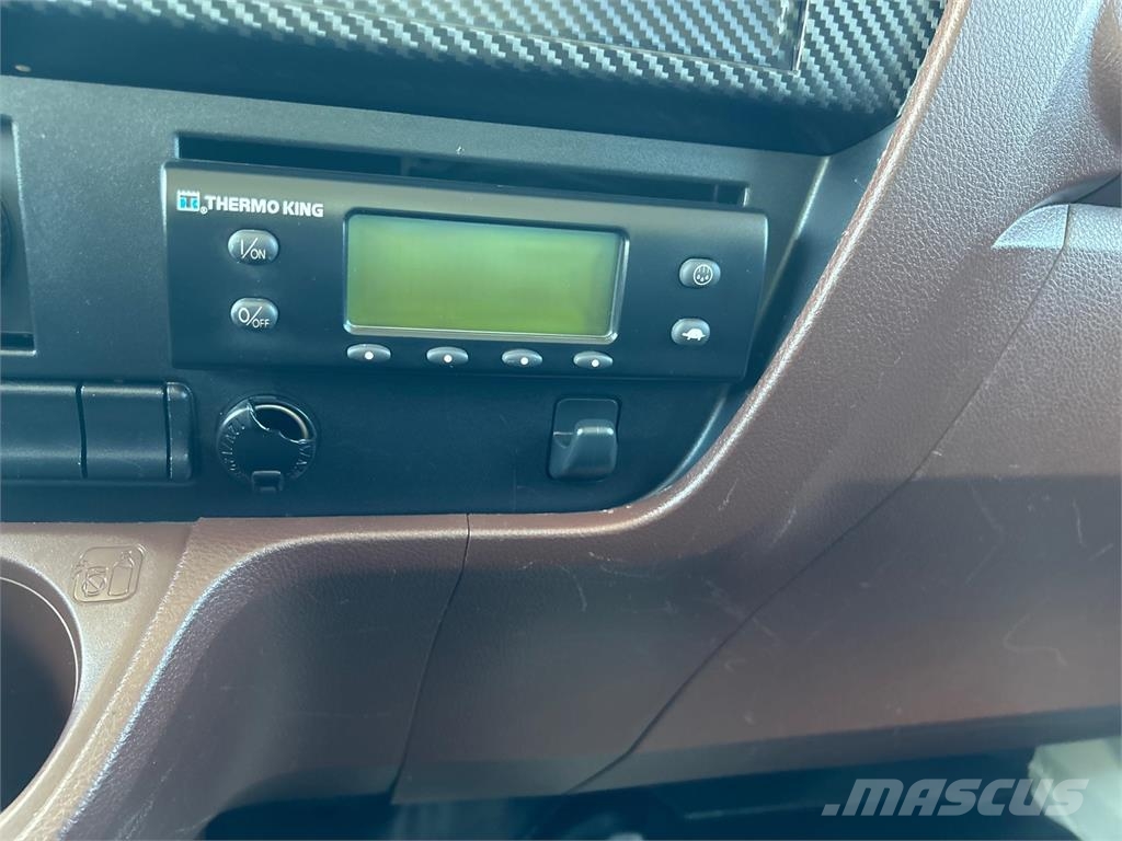 Hino 268A شاحنات ذات هيكل صندوقي